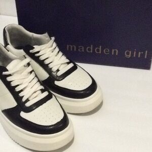 Steve Madden Sneakers